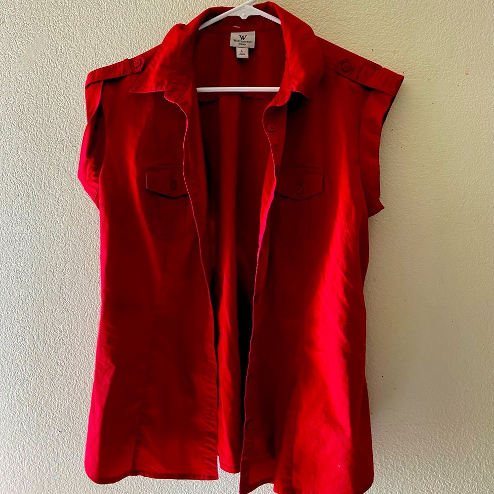 Red sleevless button up